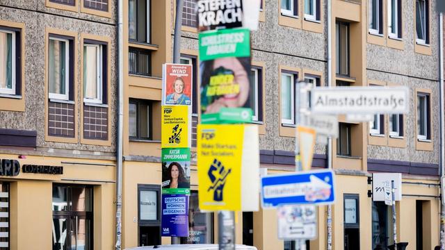 ++ Liveticker zur Berlin-Wahl: Wahllokale sind geöffnet ++Berlin hat schon wieder die Wahl - nach der Wiederholungswahl 2023 sind 2,5 Millionen Menschen in der Hauptstadt erneut zur Stimmabgabe aufgerufen. Das ist noch bis 18 Uhr möglich.➡️  #Abgeordnetenhauswahl2026