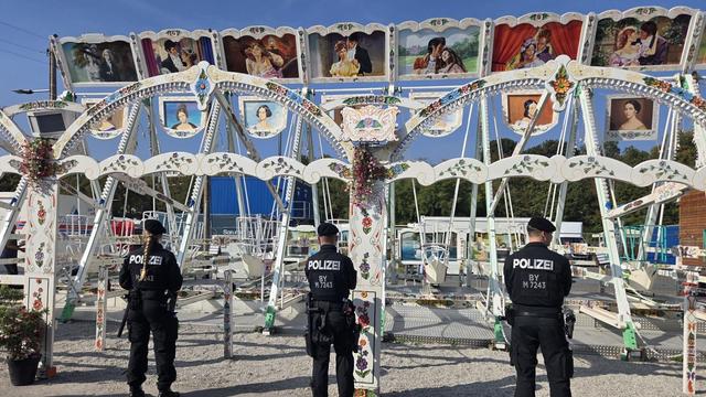 Unfall an Schiffsschaukel auf Oktoberfest: Mann schwer verletzt