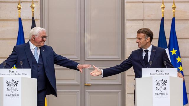 Steinmeier auf Abschiedsbesuch bei Macron: "Hand in Hand" durch die StürmeBundespräsident Steinmeier und Frankreichs Präsident Macron sind beide etwa gleich lang im Amt - und scheiden im Frühjahr 2027 aus. Beim Abschiedsbesuch in Frankreich ging es um ihre Freundschaft - in politisch schwierigen Zeiten. Von C. Rienäcker.➡️ #Macron #Paris