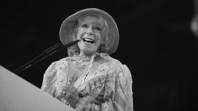 Schauspielerin Elke Sommer gestorbenSie machte sich in den 1960er-Jahren einen Namen in Hollywood, wurde mit Golden Globe und Bambi ausgezeichnet. Nun ist die deutsche Schauspielerin Elke Sommer im Alter von 85 Jahren gestorben.➡️